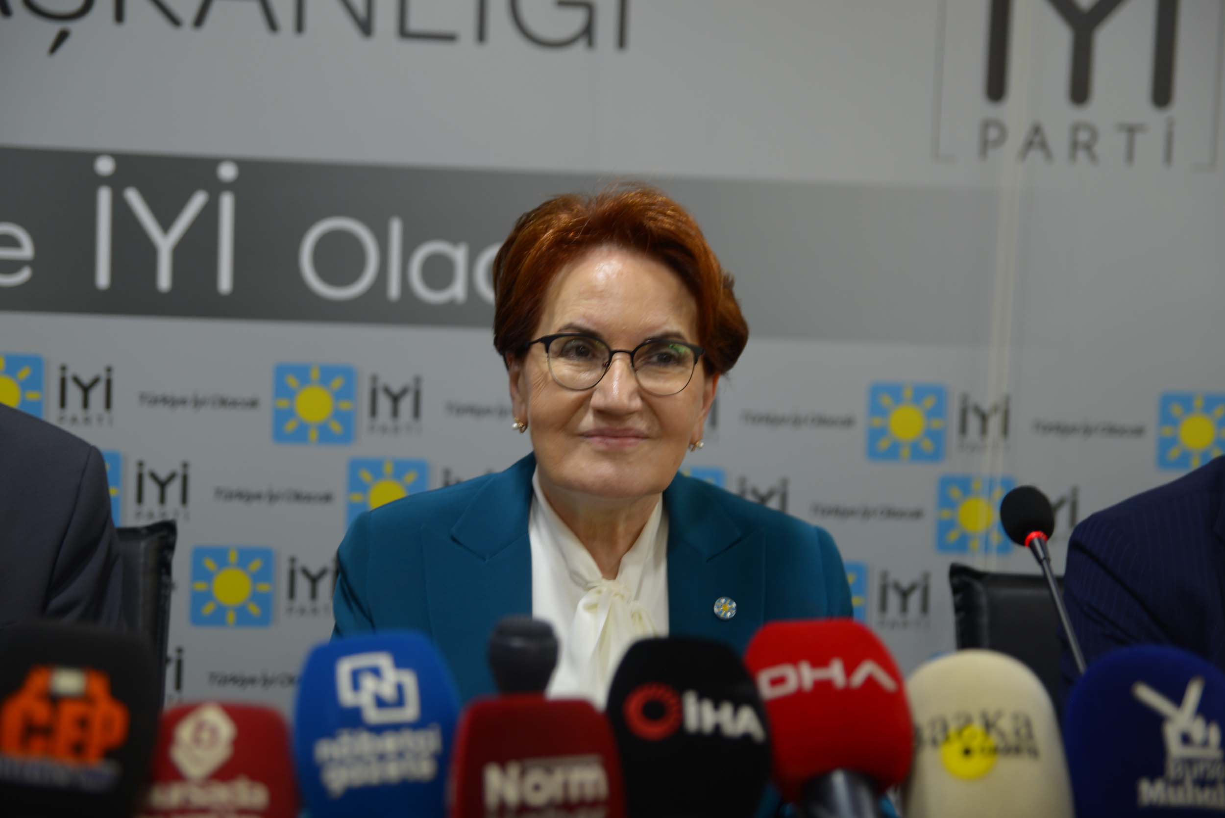 Akşener: Önümüzdeki seçimlere tek başımıza gireceğiz, kaç kilo ediyoruz göreceğiz