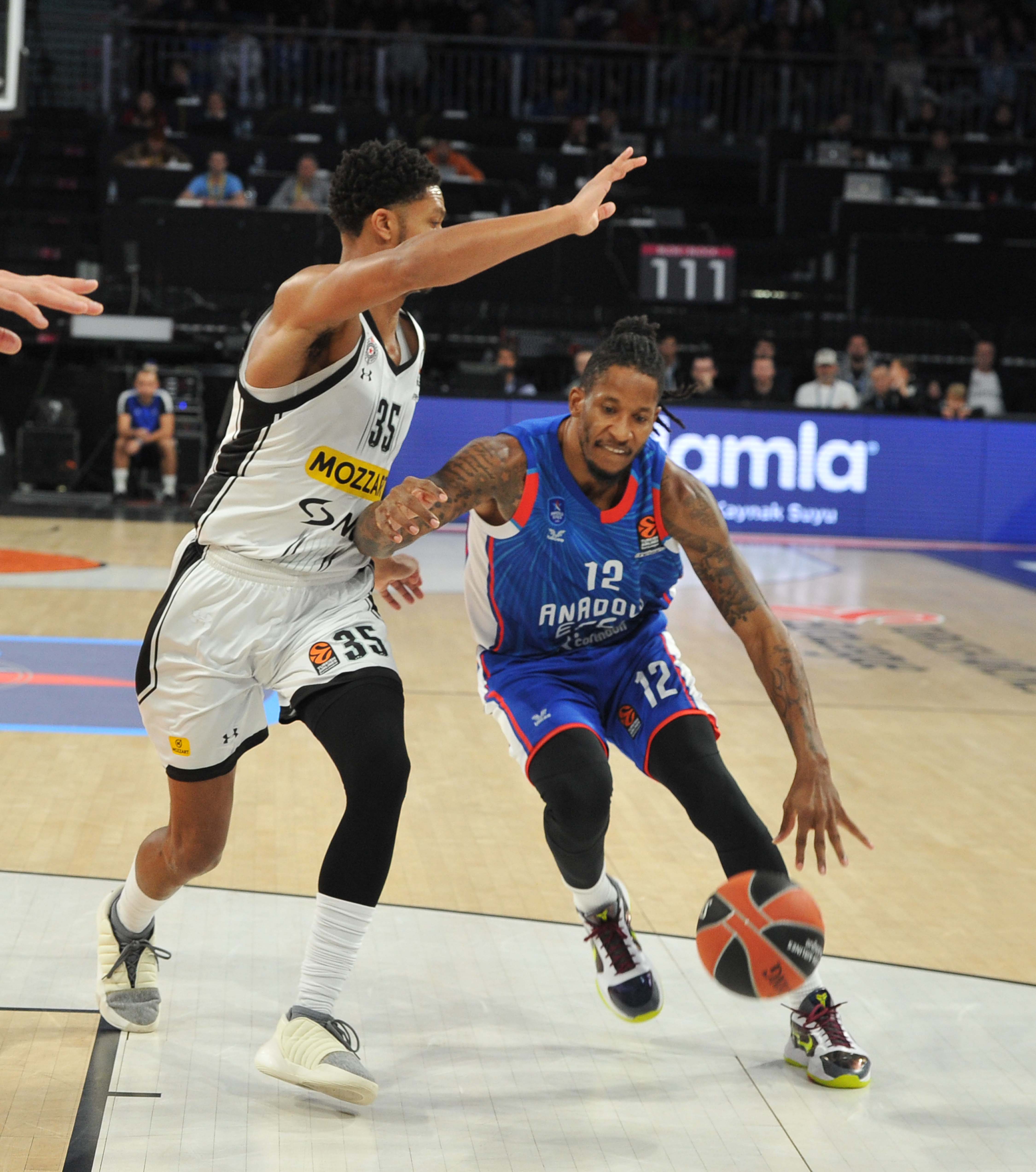 Anadolu Efes-Partizan: 100-94