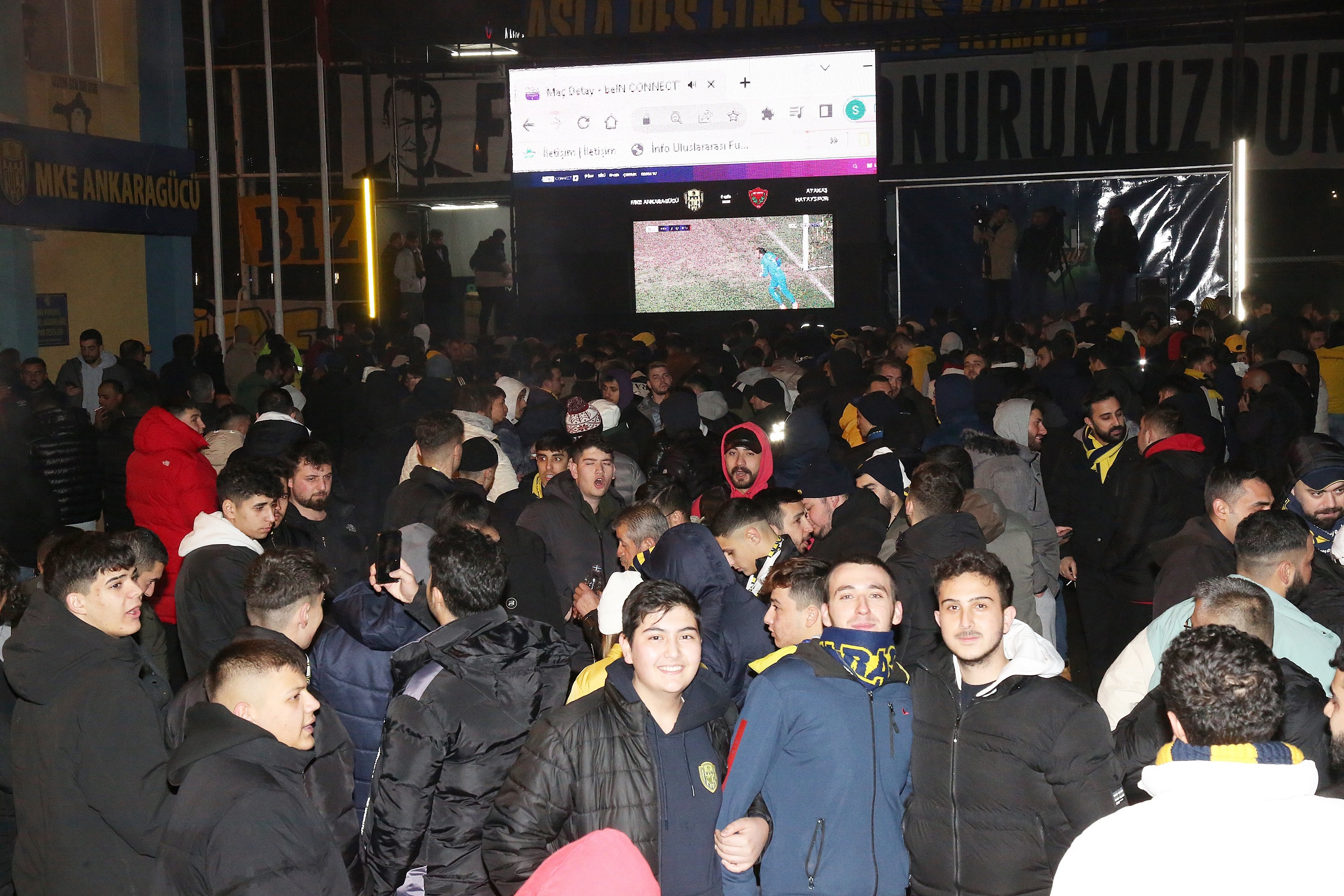 Ankaragücü taraftarı maçı tesislerde izledi