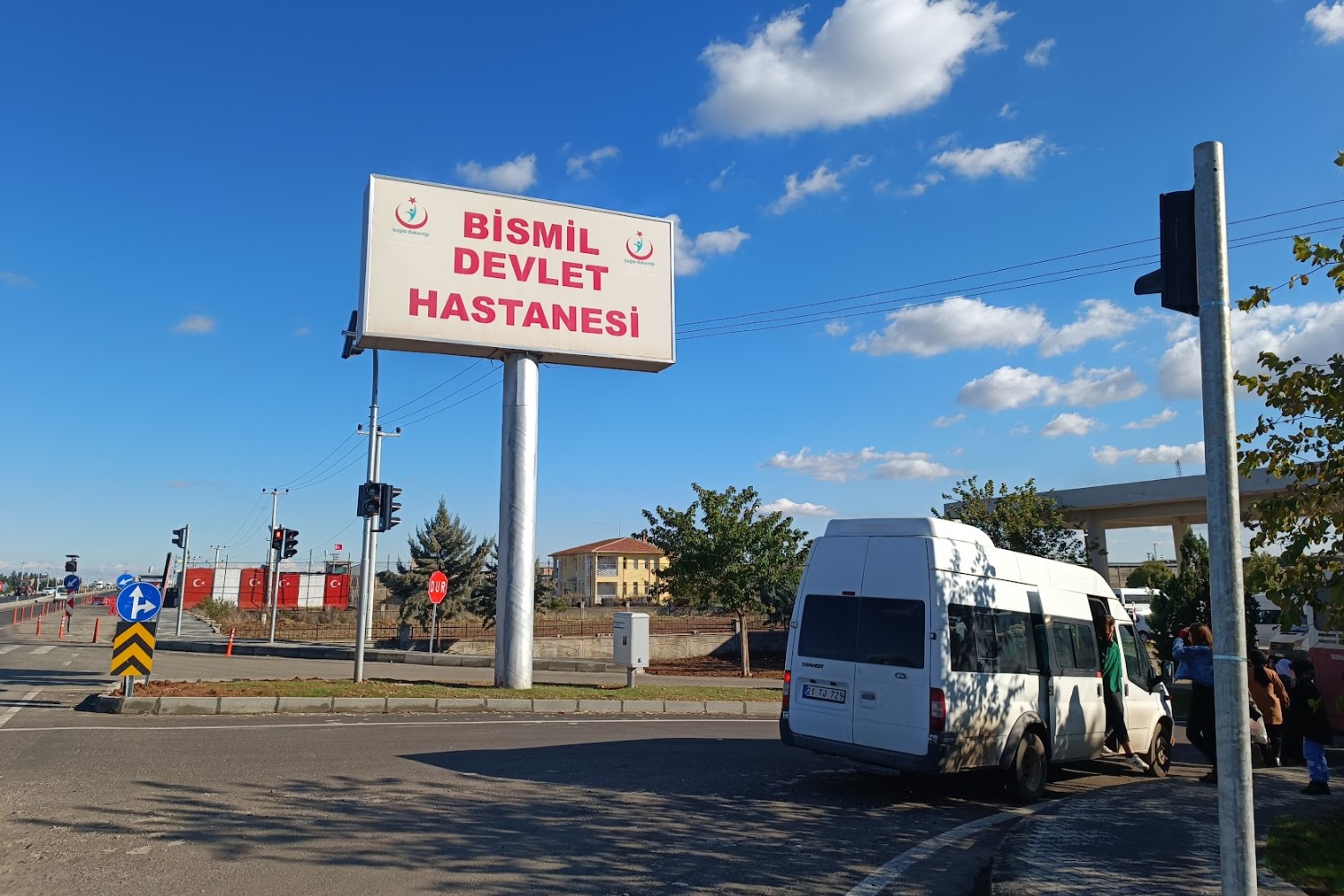 Başıboş köpeklerin saldırısına uğrayan çocuk yaralandı