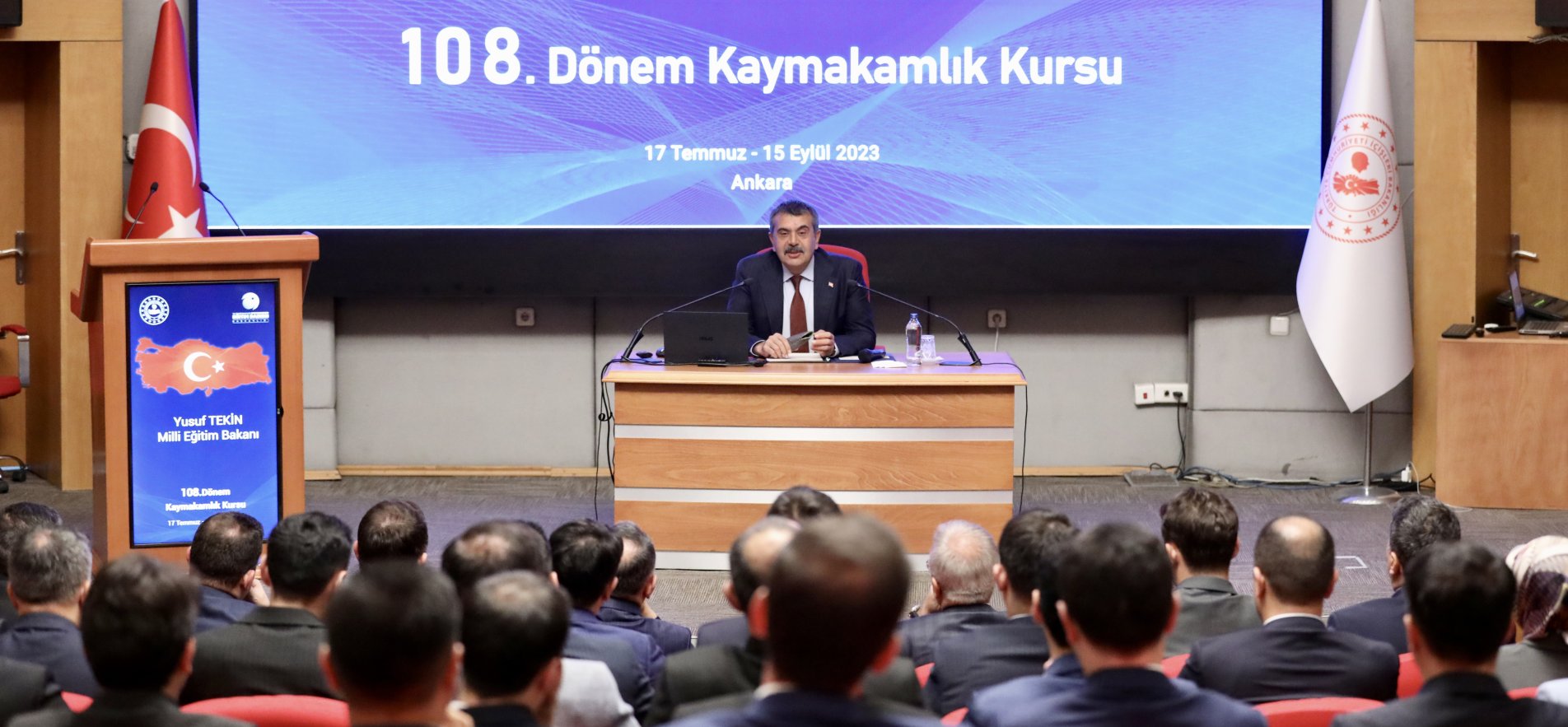 Bakan Tekin, kaymakam adaylarıyla buluştu 