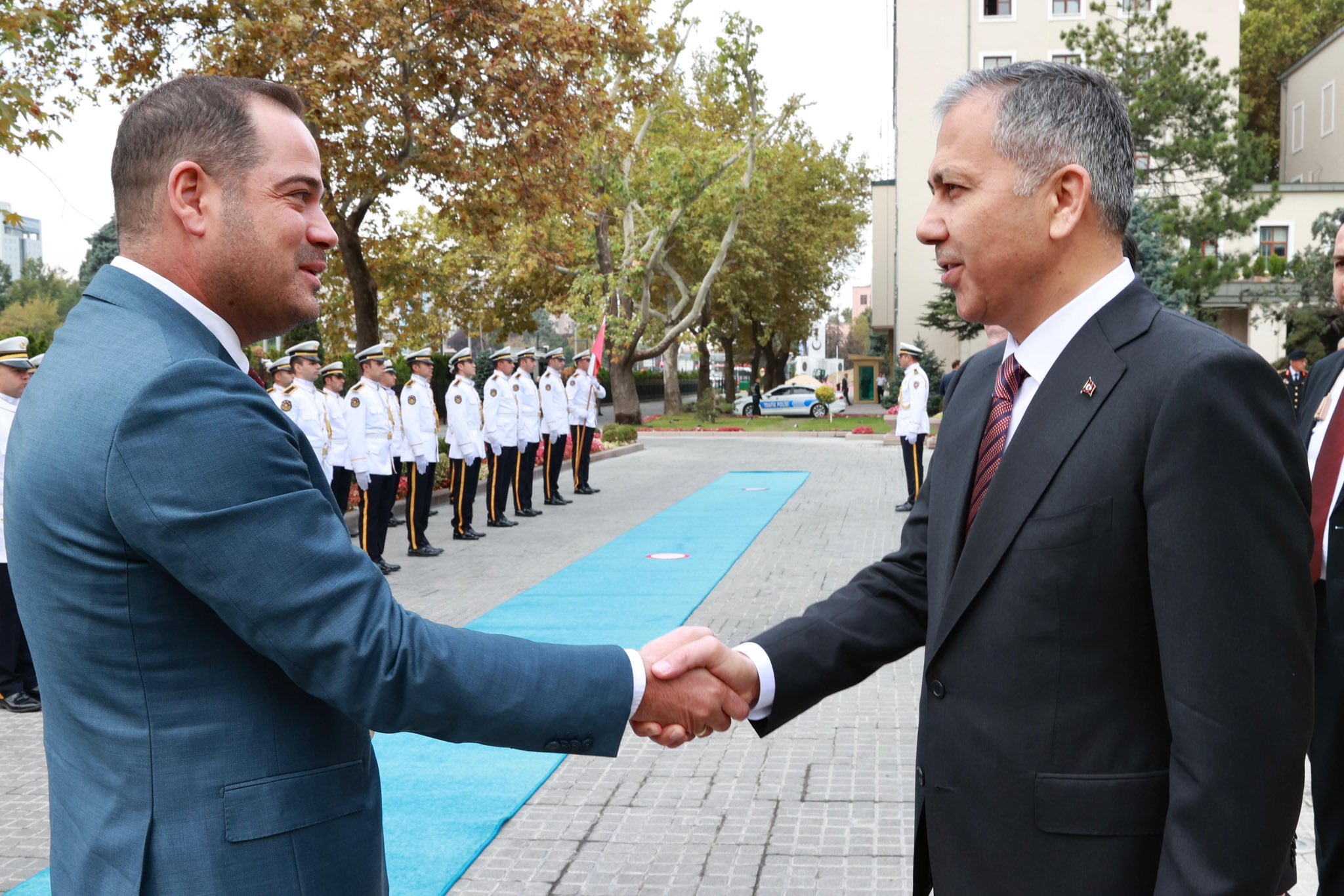 Bakan Yerlikaya, Bulgar mevkidaşı ile bir araya geldi