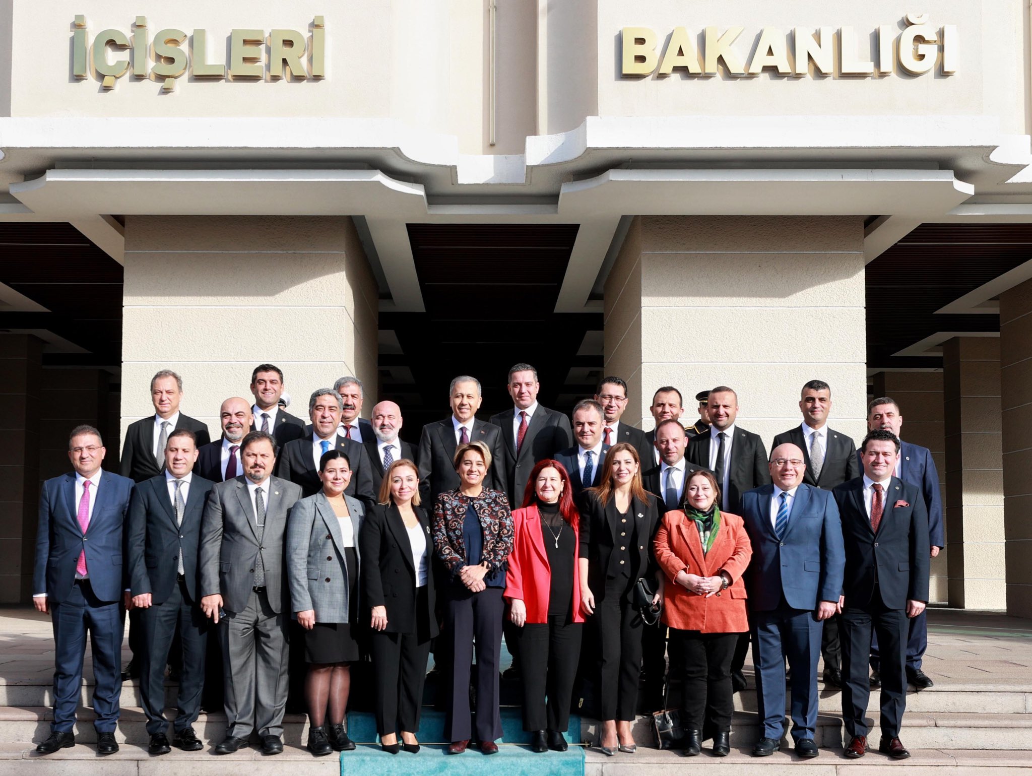 Bakan Yerlikaya, TBB Başkanı Sağkan ve beraberindeki heyetle görüştü