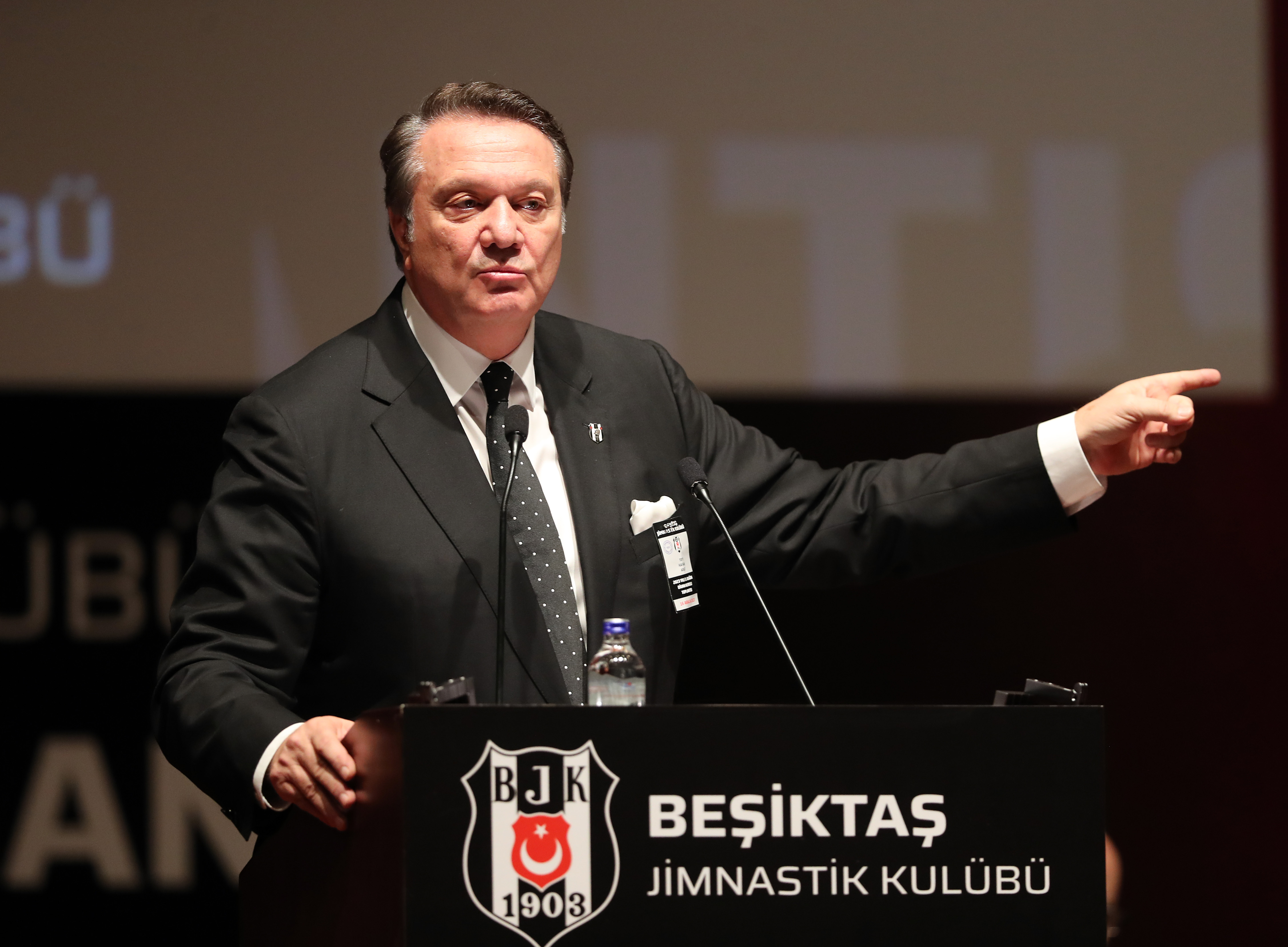 Beşiktaş Kulübü Başkanı Hasan Arat’tan İngiliz basınına açıklamalar