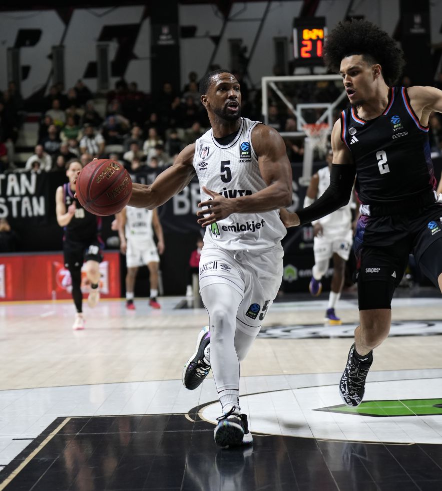 BJK Emlakjet - Paris Basketball: 72-95