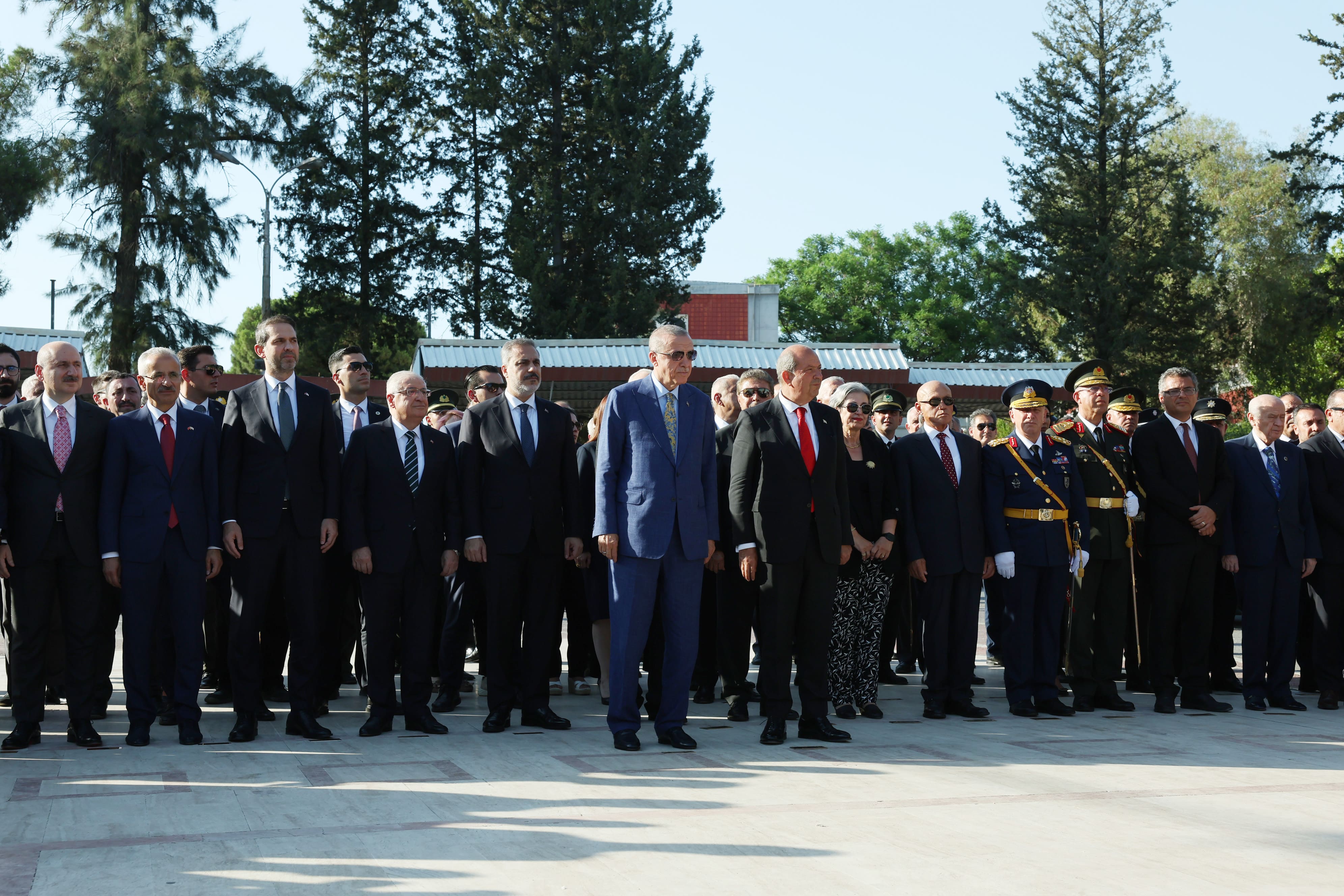 Cumhurbaşkanı Erdoğan, Lefkoşa Atatürk Anıtı’nı ziyaret etti 