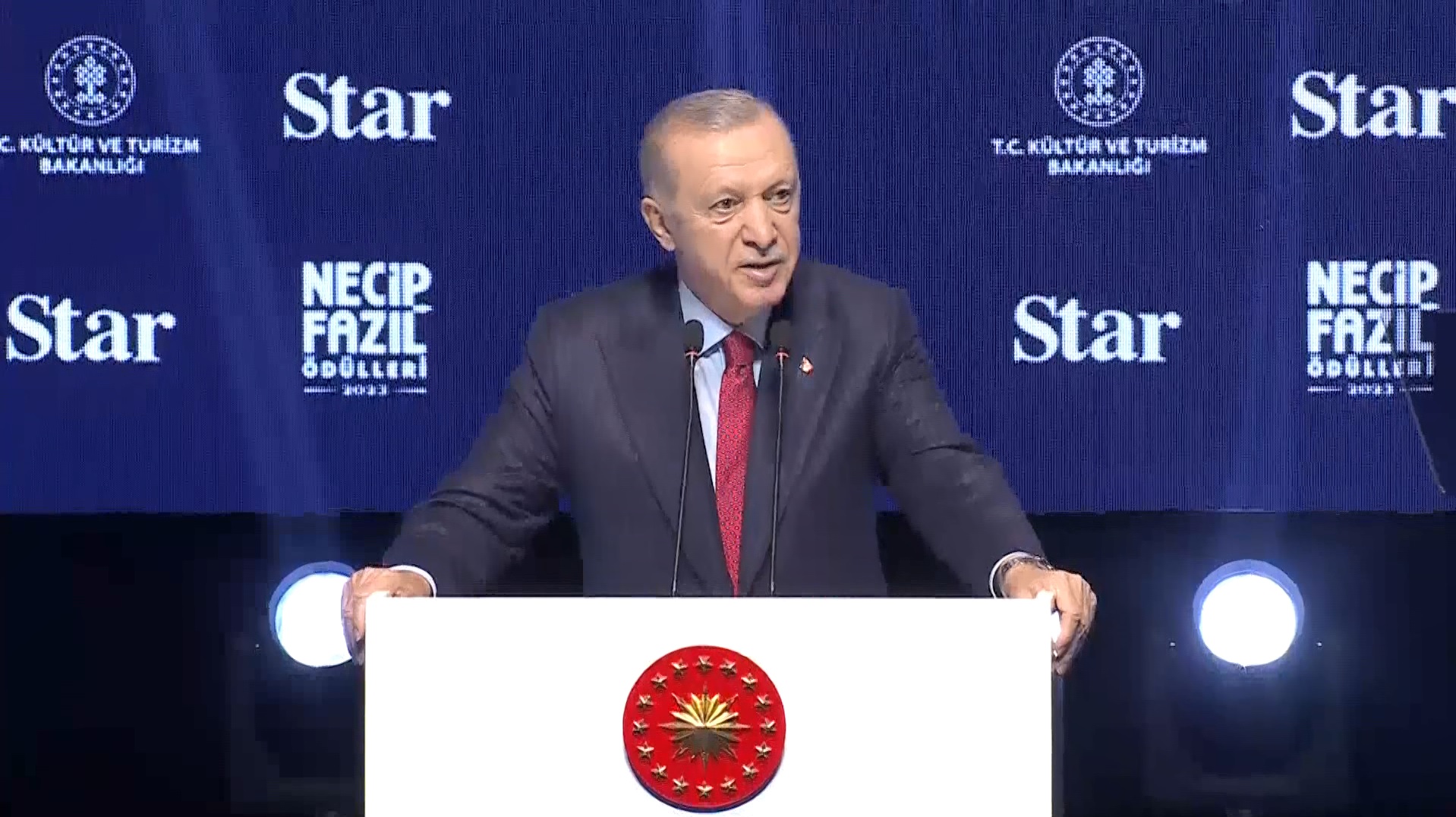 Cumhurbaşkanı Erdoğan: Sporun günlük siyasi rekabetin mezesi haline getirilmesi yanlıştır