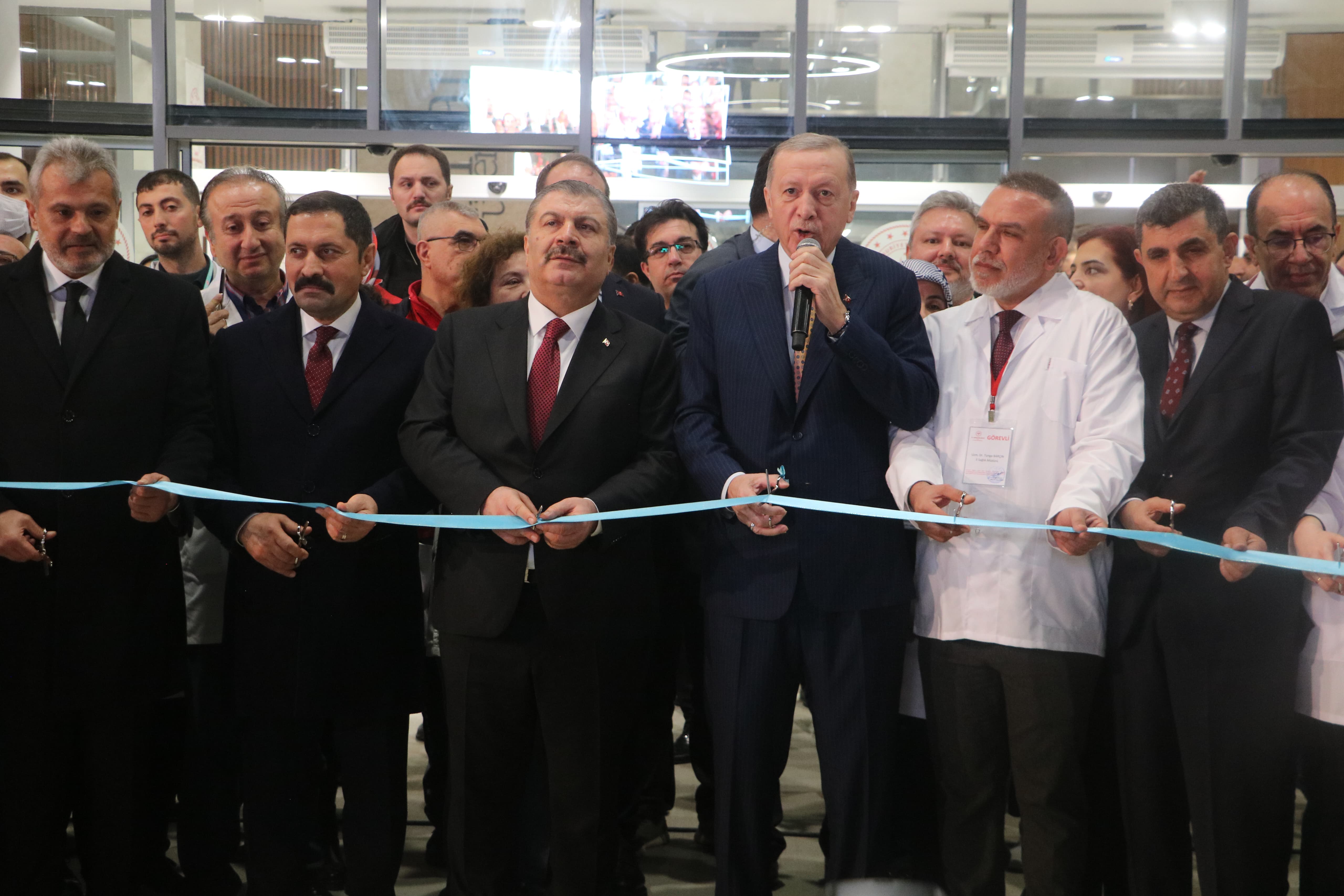 Cumhurbaşkanı Erdoğan: Vatandaşlarımız müsterih olsun, kimse mağdur olmayacak / Ek fotoğraflar