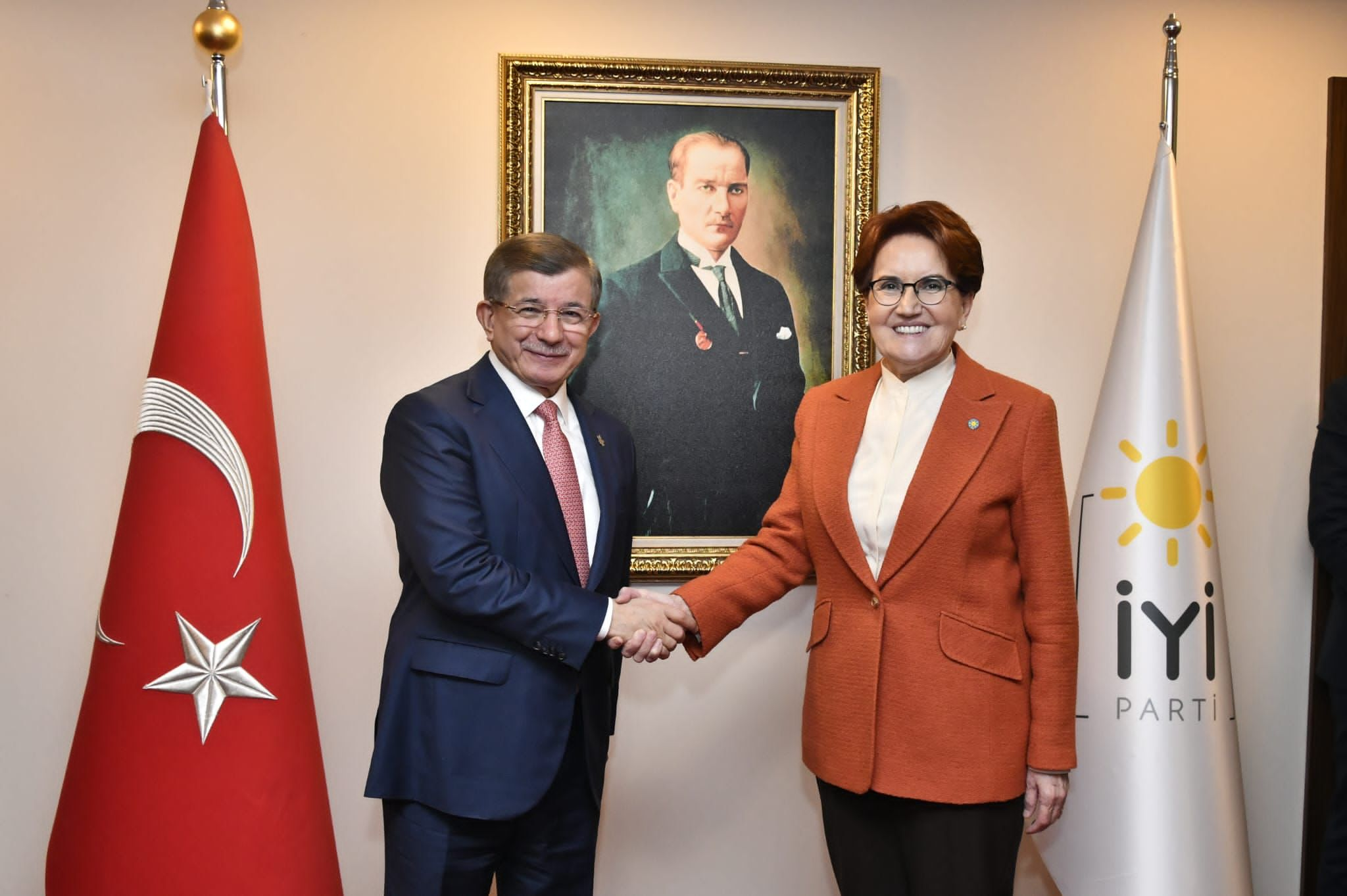 Davutoğlu, Akşener ile görüştü