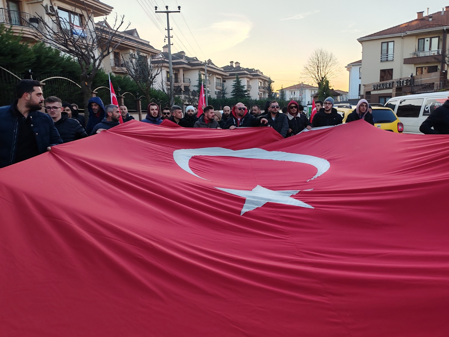 Düzce’de gençler şehitler için yürüdü