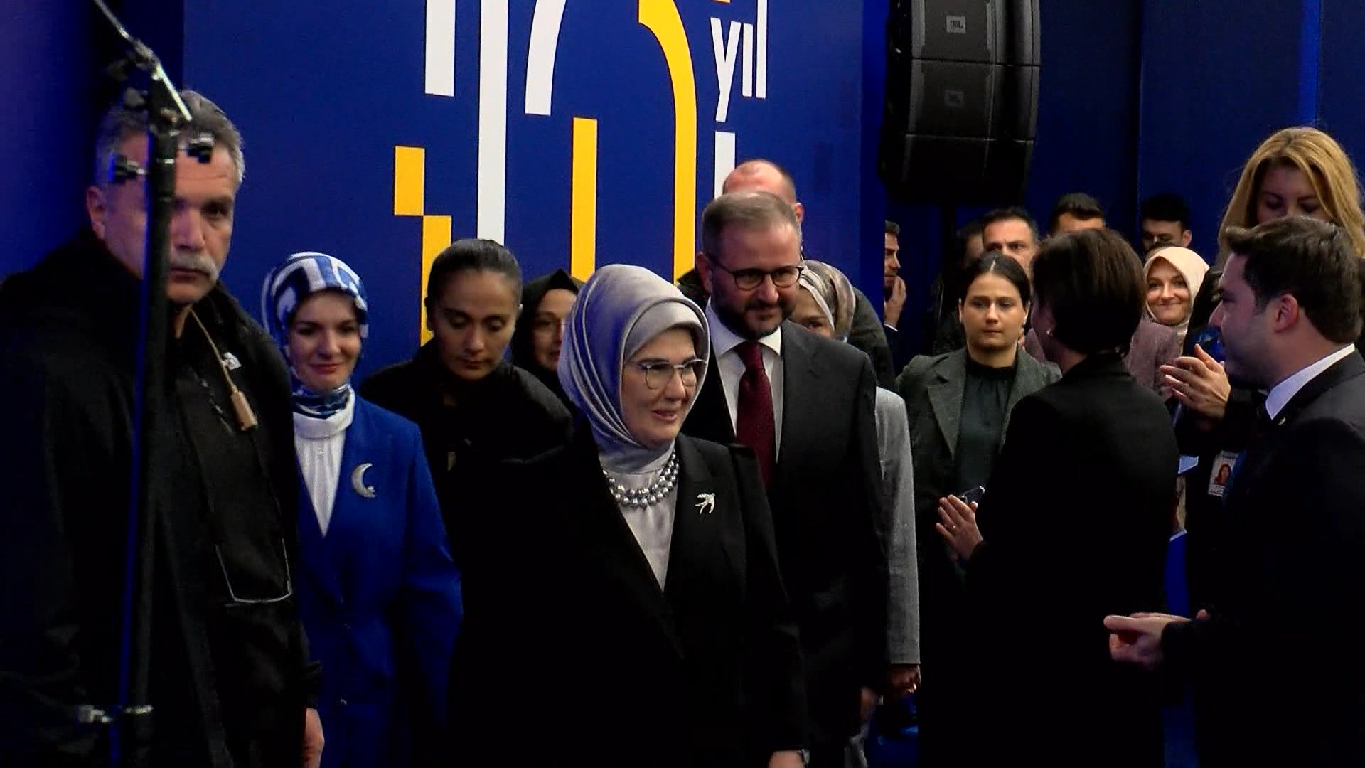  Emine Erdoğan : Teknoloji okuryazarı olmak ve tehdit edici unsurlara karşı, her türlü savunmayı güçlendirmeliyiz