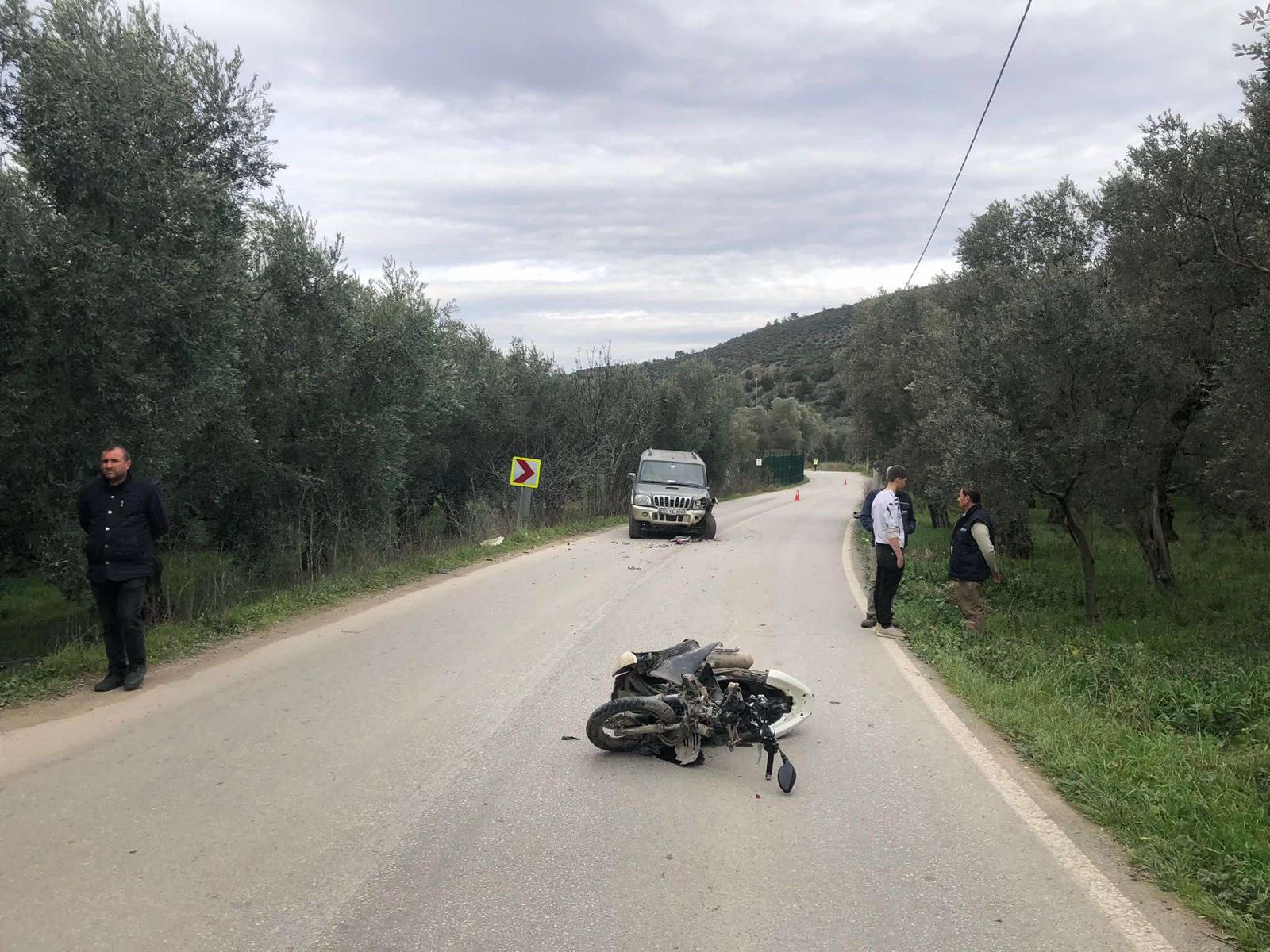 Şerit ihlali yaparak cipe çarpan motosikletli öldü