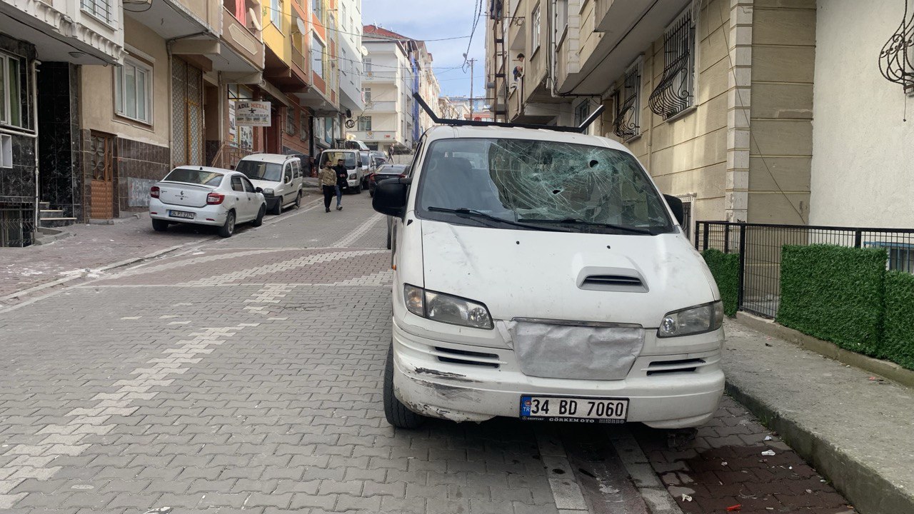 Esenyurt'ta 'park yeri' nedeniyle silahlı kavga: 1 yaralı