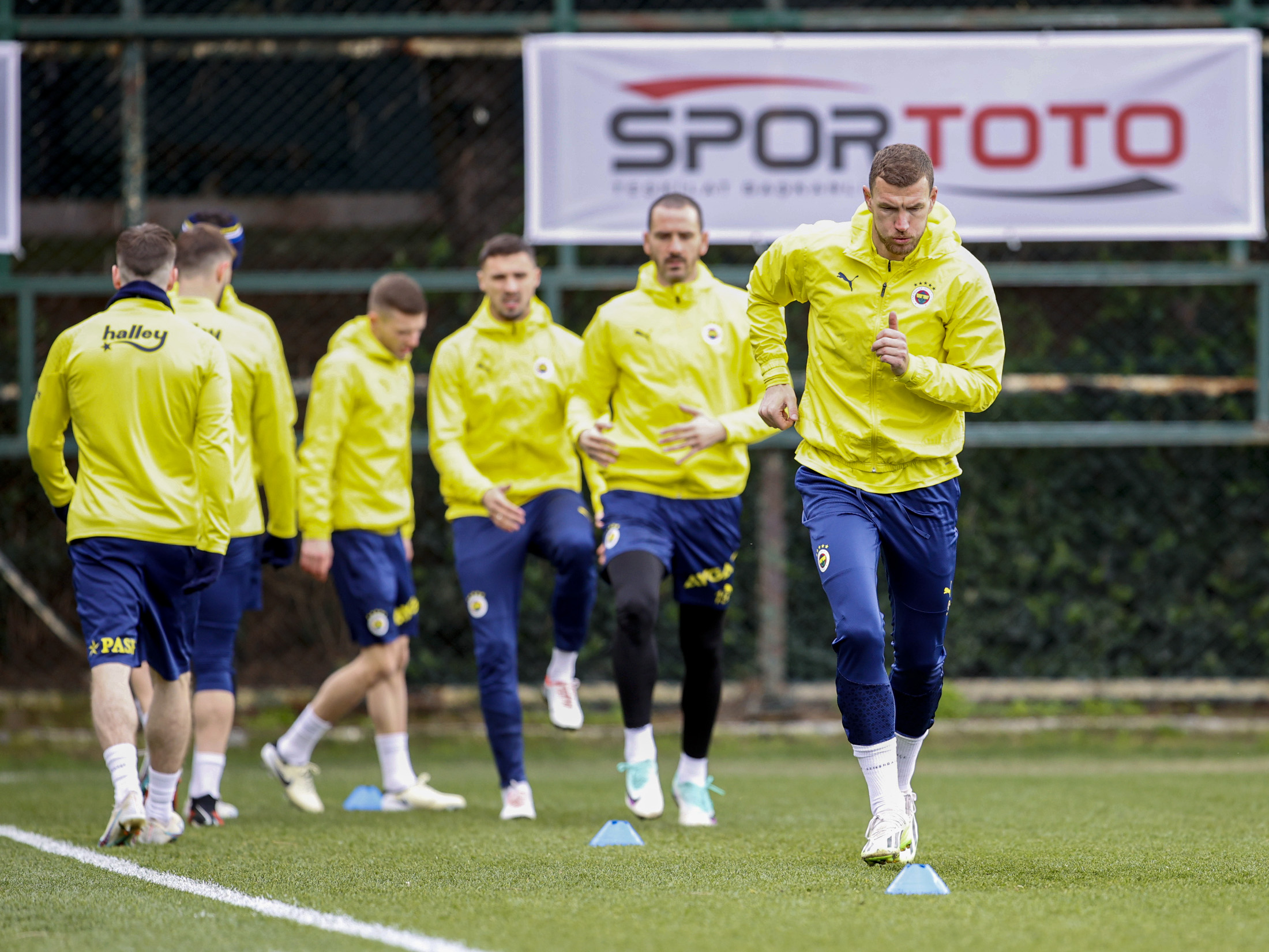 Fenerbahçe, Antalyaspor maçının hazırlıklarını sürdürdü