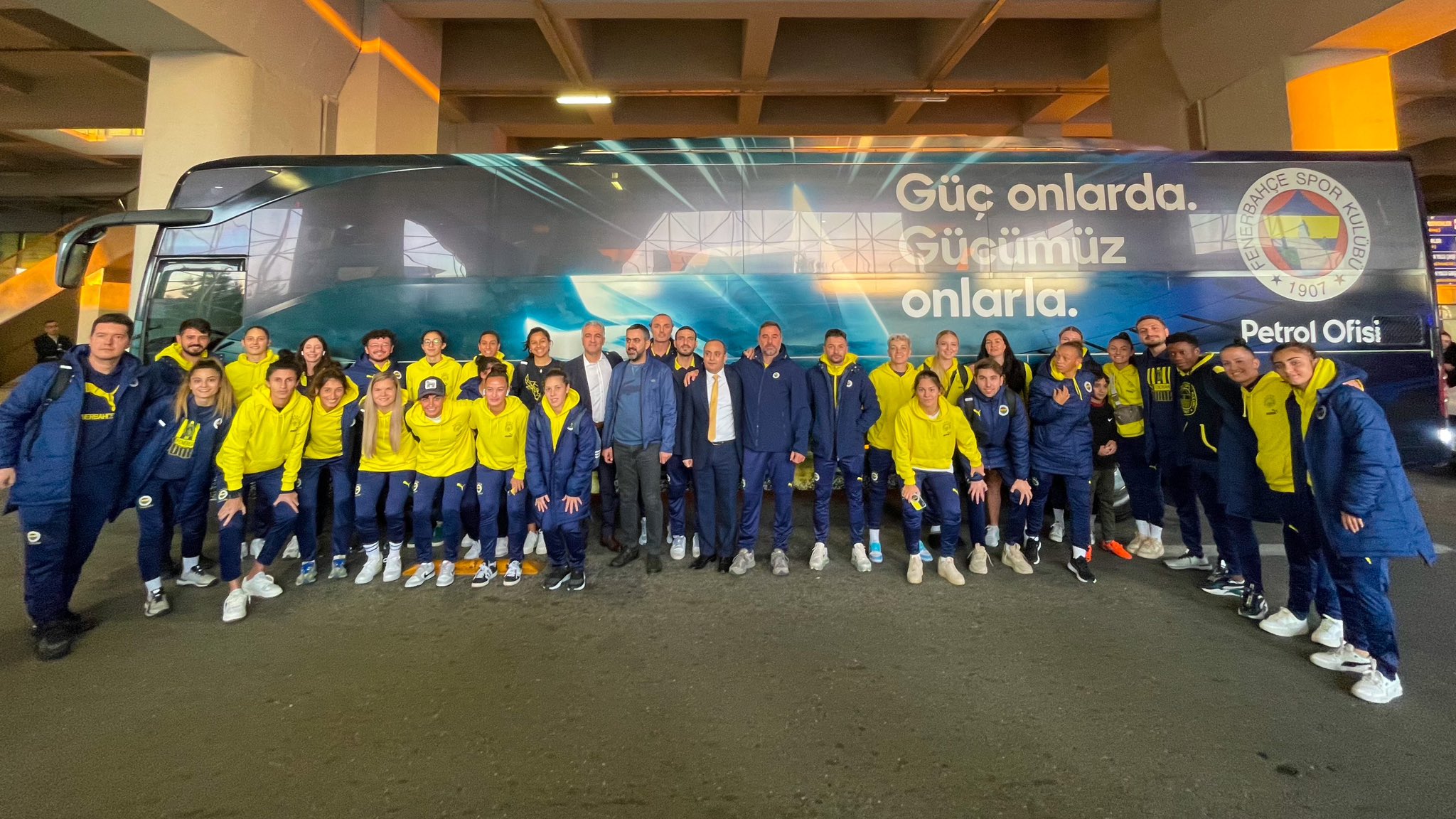 Fenerbahçe Kadın Futbol Takımı, Diyarbakır’a geldi