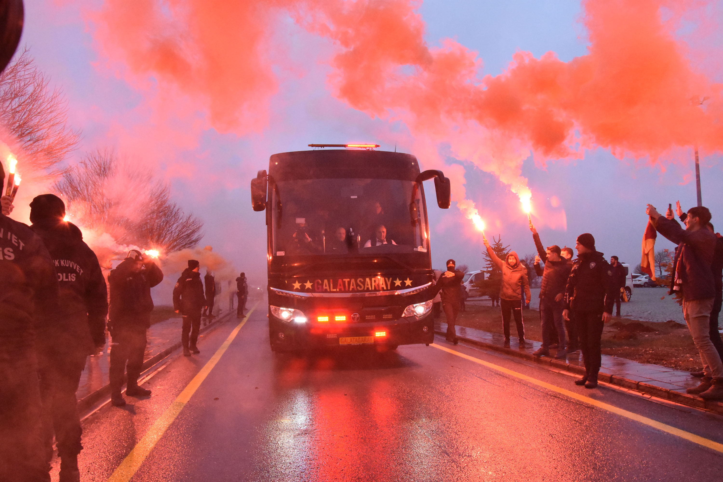 Galatasaray’a Sivas’ta coşkulu karşılama