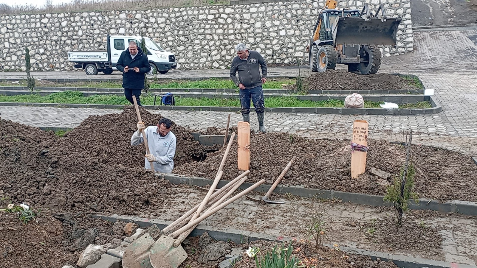 Kimsesizler mezarlığına defnedilen Ukraynalı denizcinin cenazesi, ülkesine götürülüyor