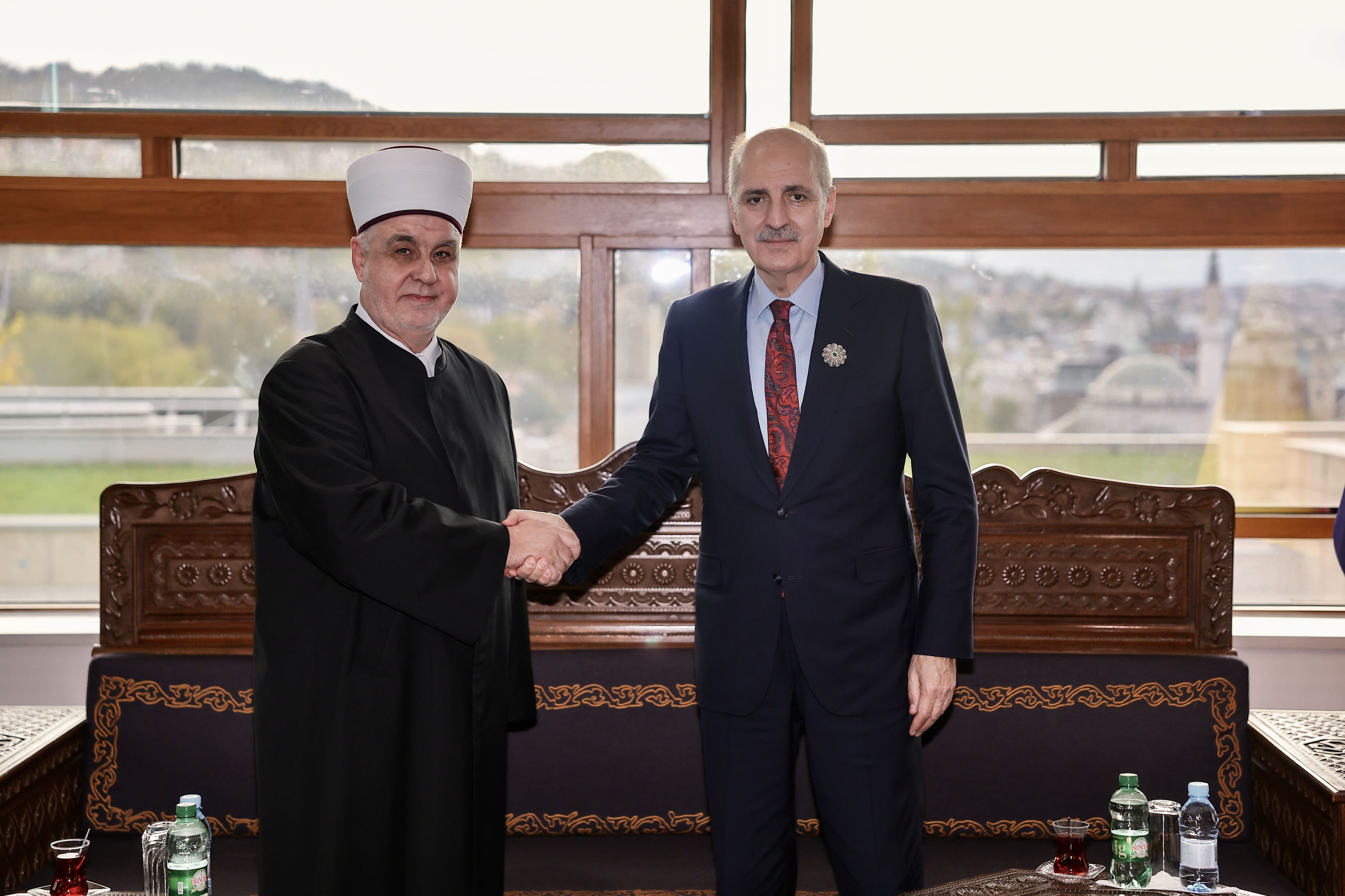 Kurtulmuş, Bosna-Hersek İslam Birliği Başkanı Hüseyin Efendi Kavazoviç ile görüştü