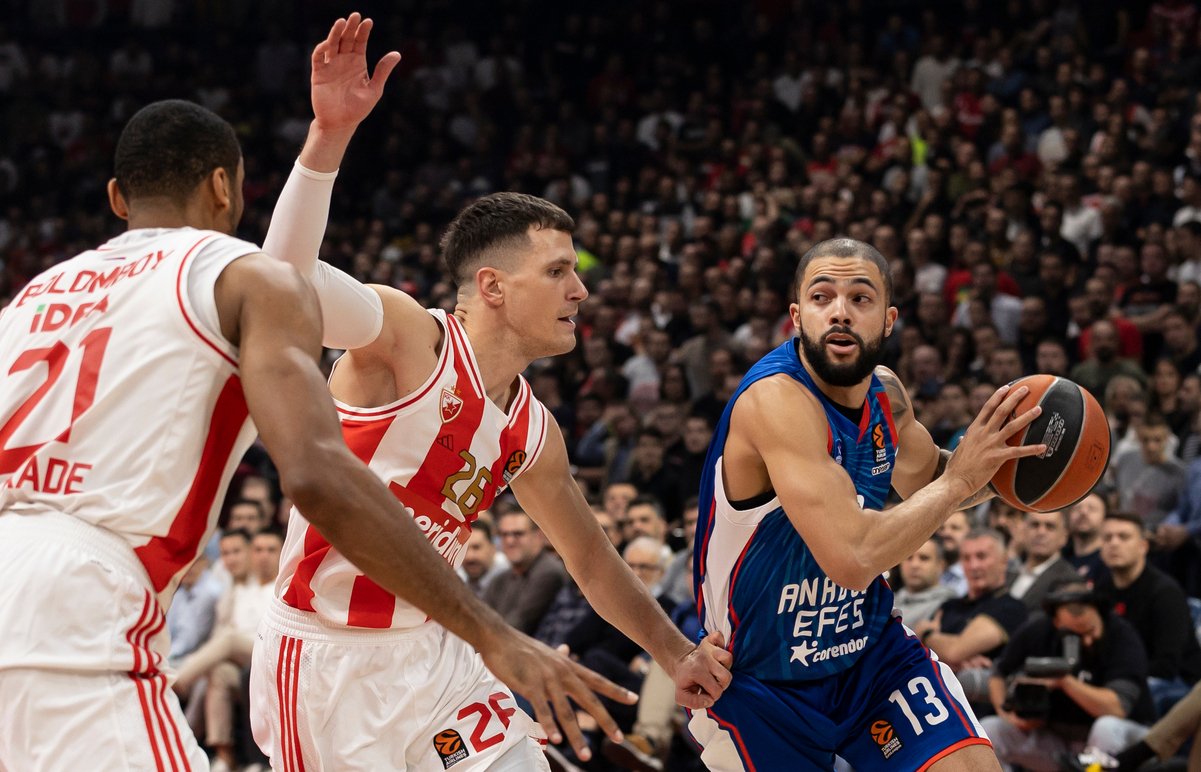 Kızılyıldız - Anadolu Efes: 97-83