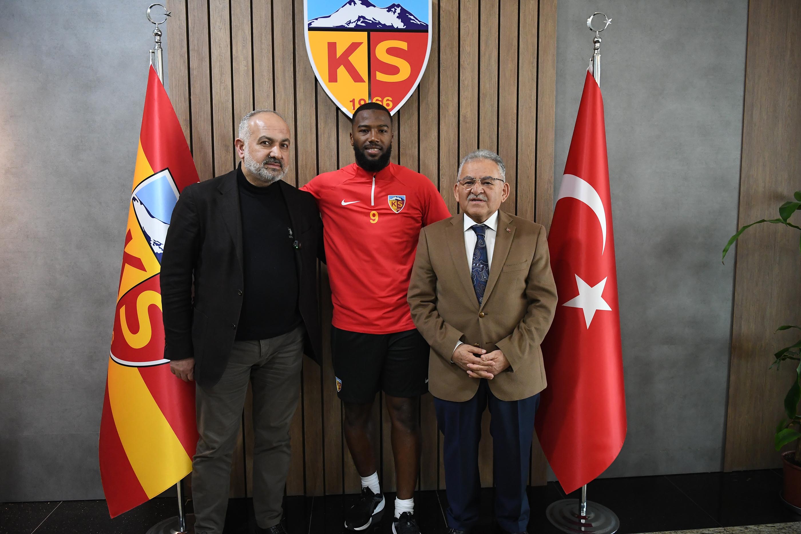 Memduh Büyükkılıç: Kayserispor sevdalılarına hayırlı uğurlu olsun