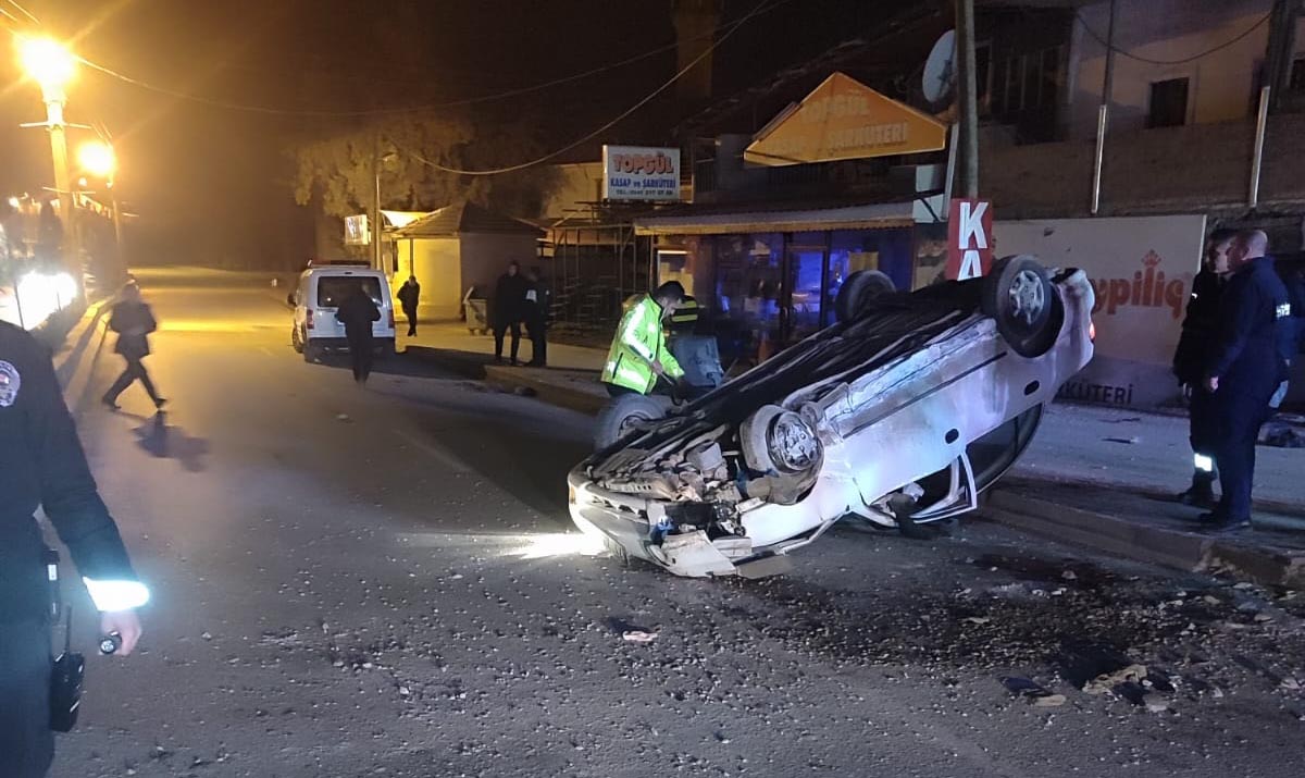 Otomobil devrildi; sürücü Veli Eren hayatını kaybetti