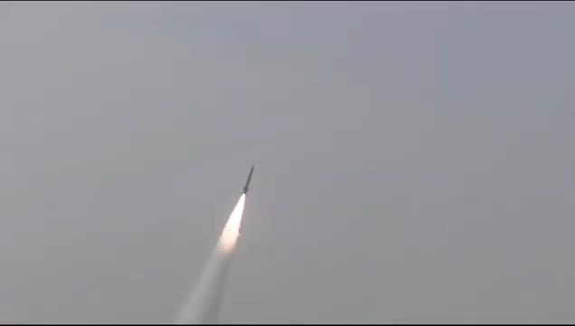 Pakistan, Fatah-2 roketatar sistemini test etti