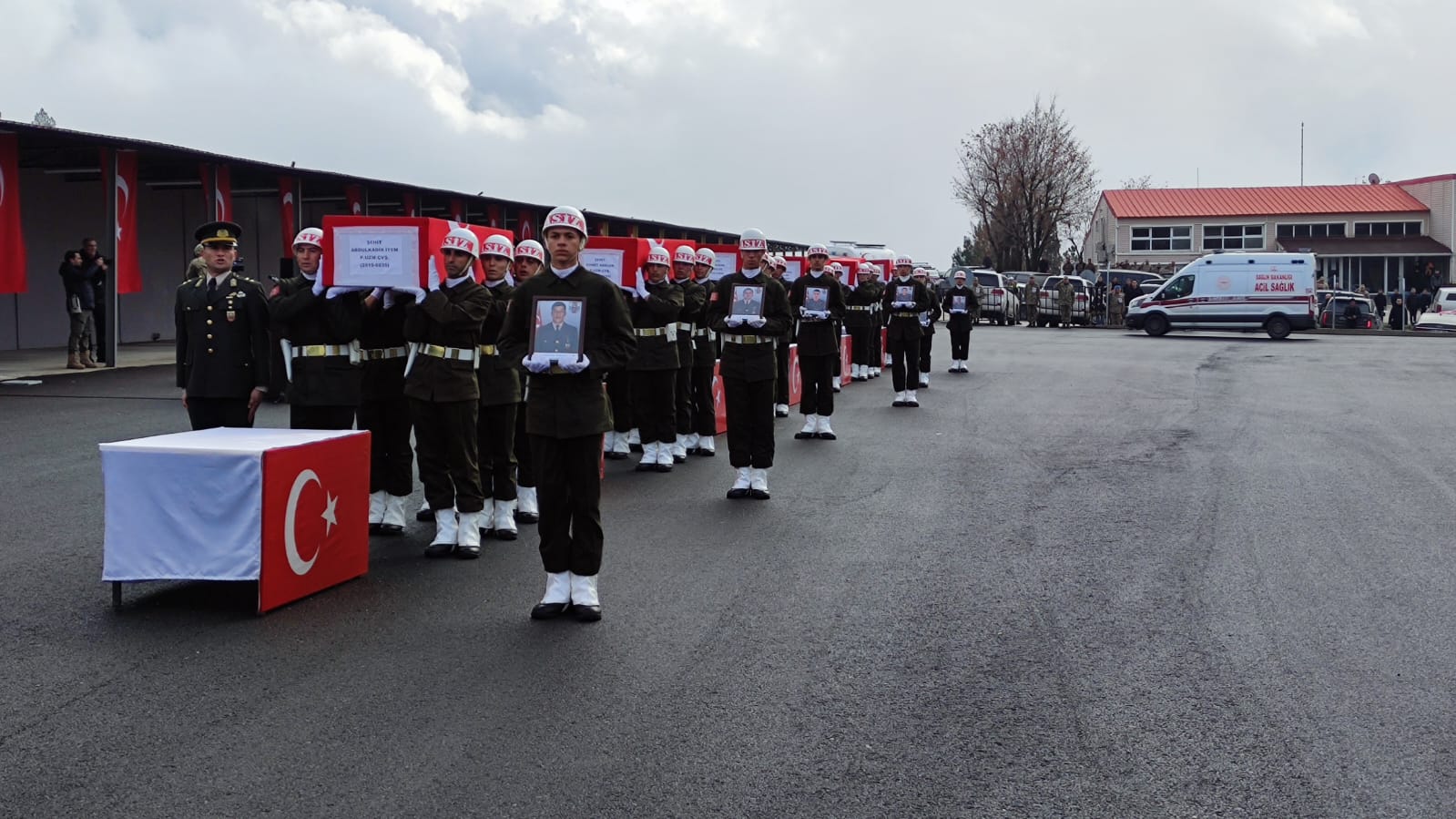 Pençe-Kilit şehitleri, Şırnak’taki törenin ardından memleketlerine uğurlandı