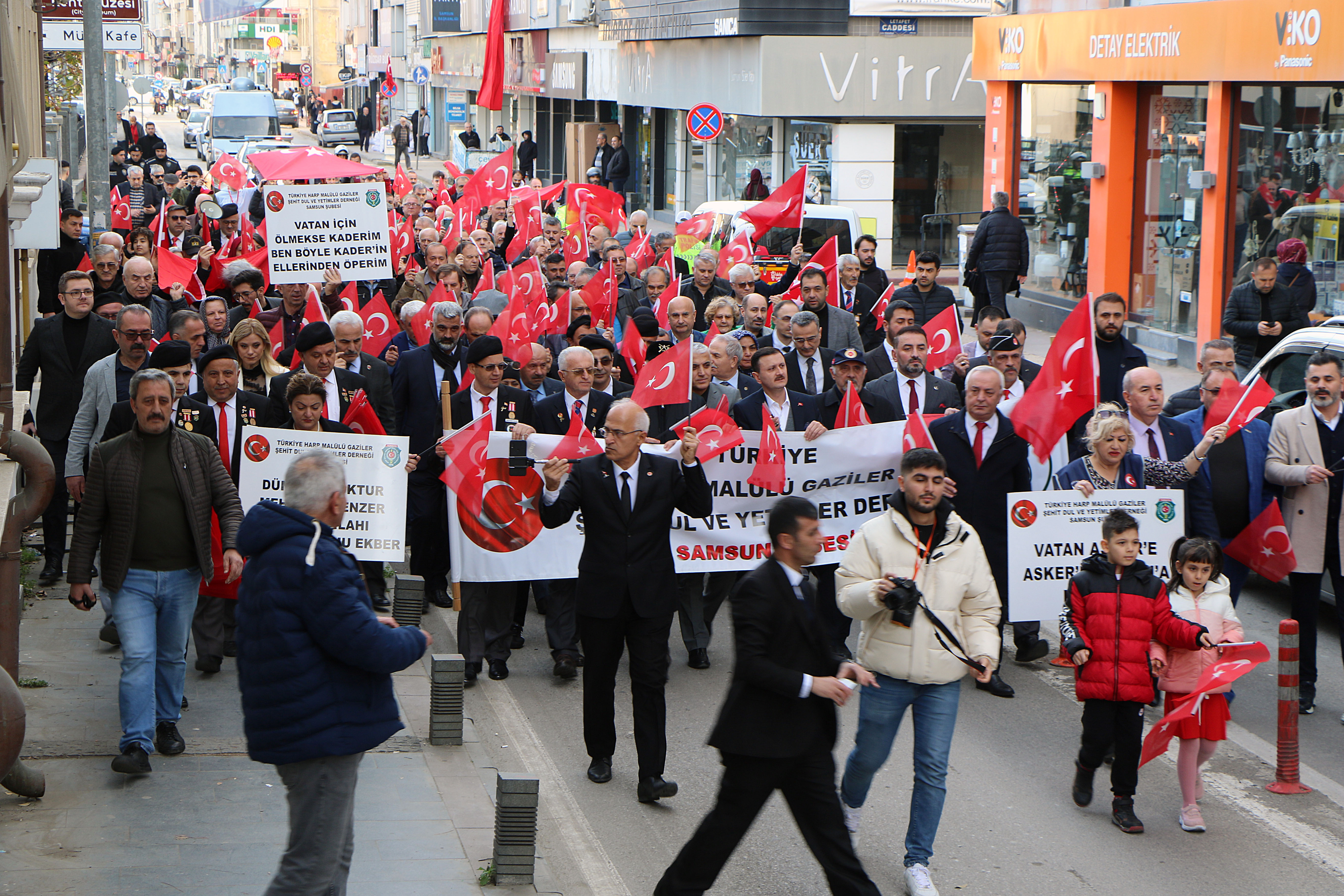 Samsun’da ‘Şehitler İçin Saygı Yürüyüşü’ düzenlendi