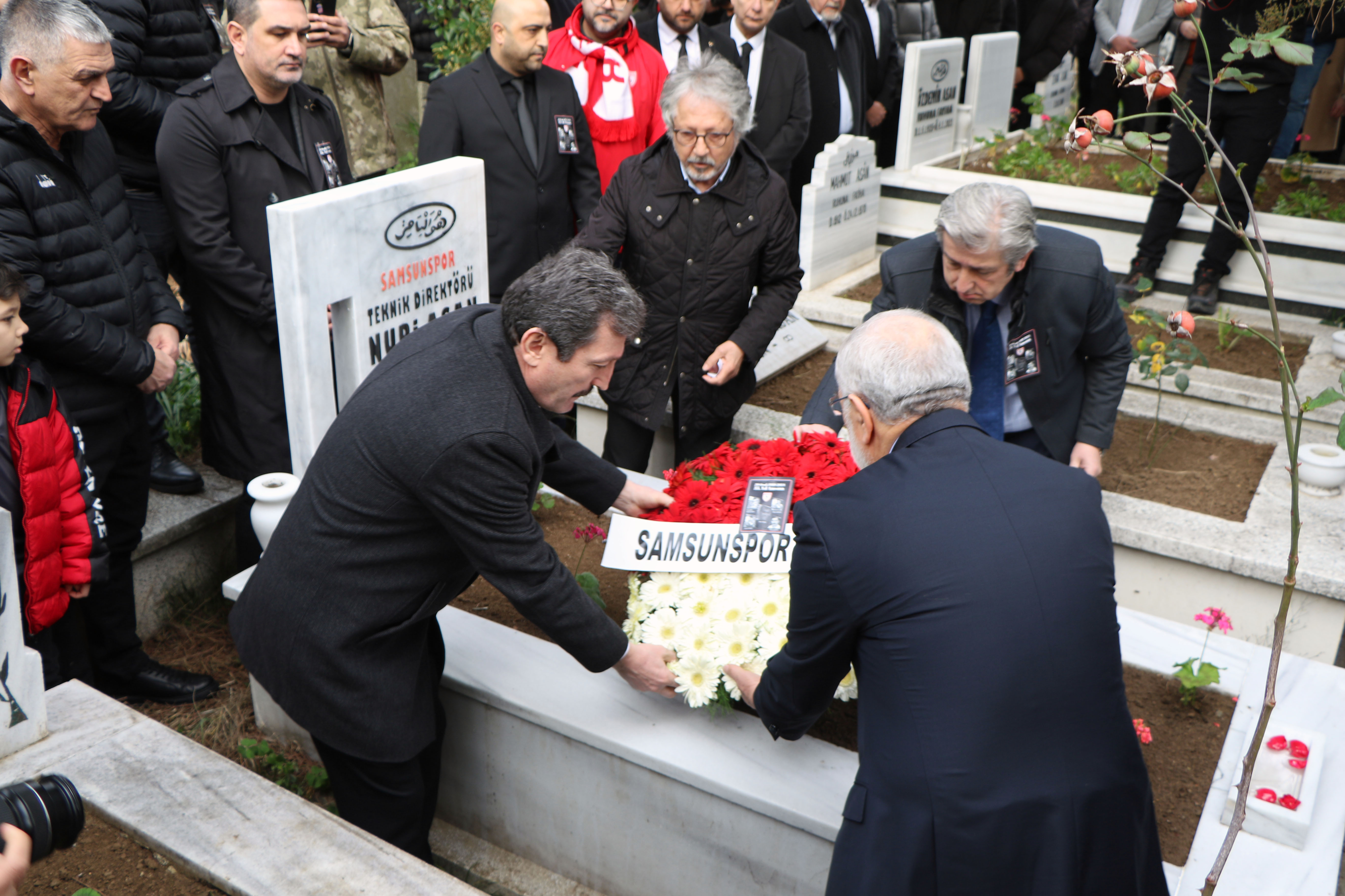 Samsunspor şehitlerini andı