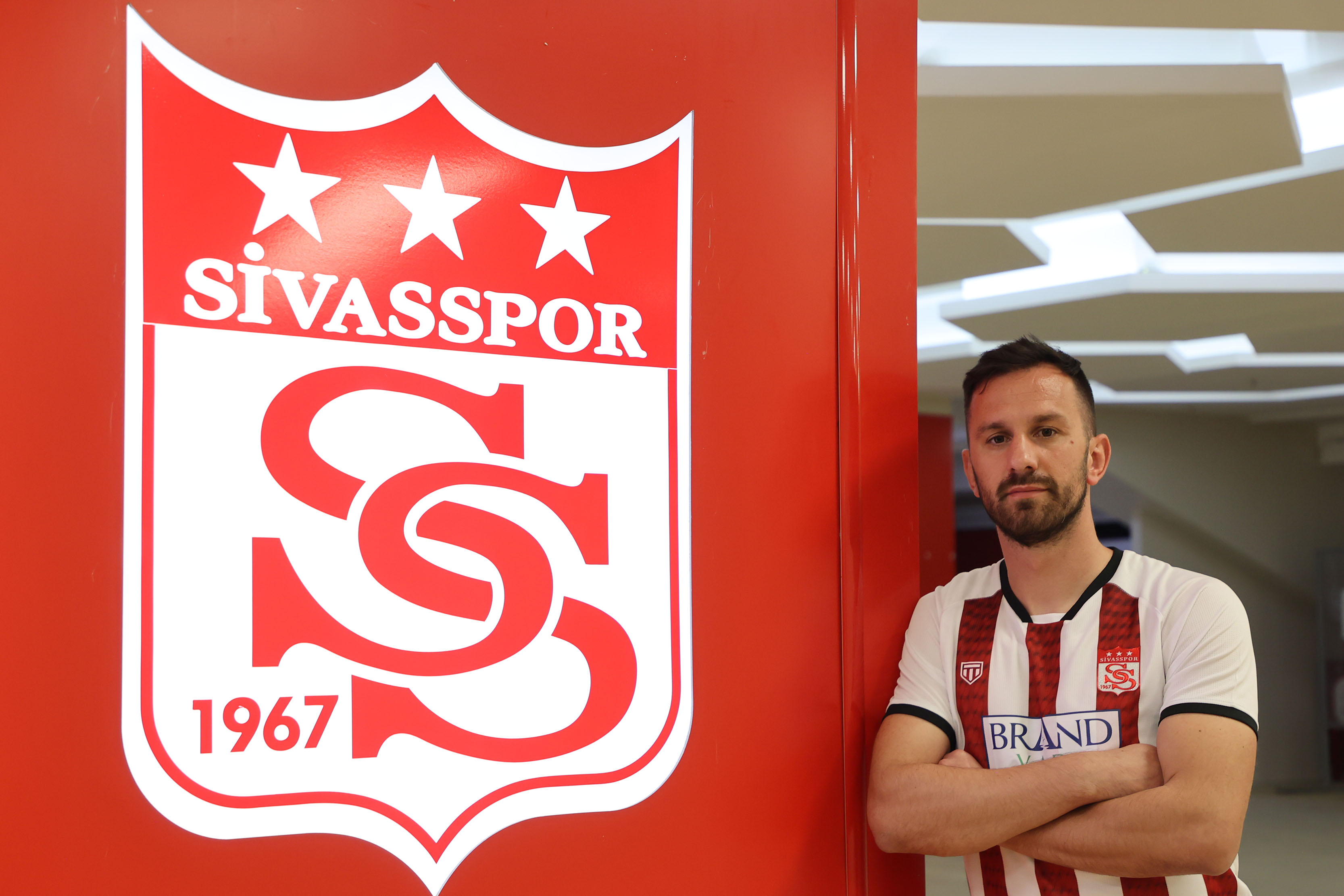 Sivasspor, Mijo Caktas ile 1.5 yıllık sözleşme imzaladı 