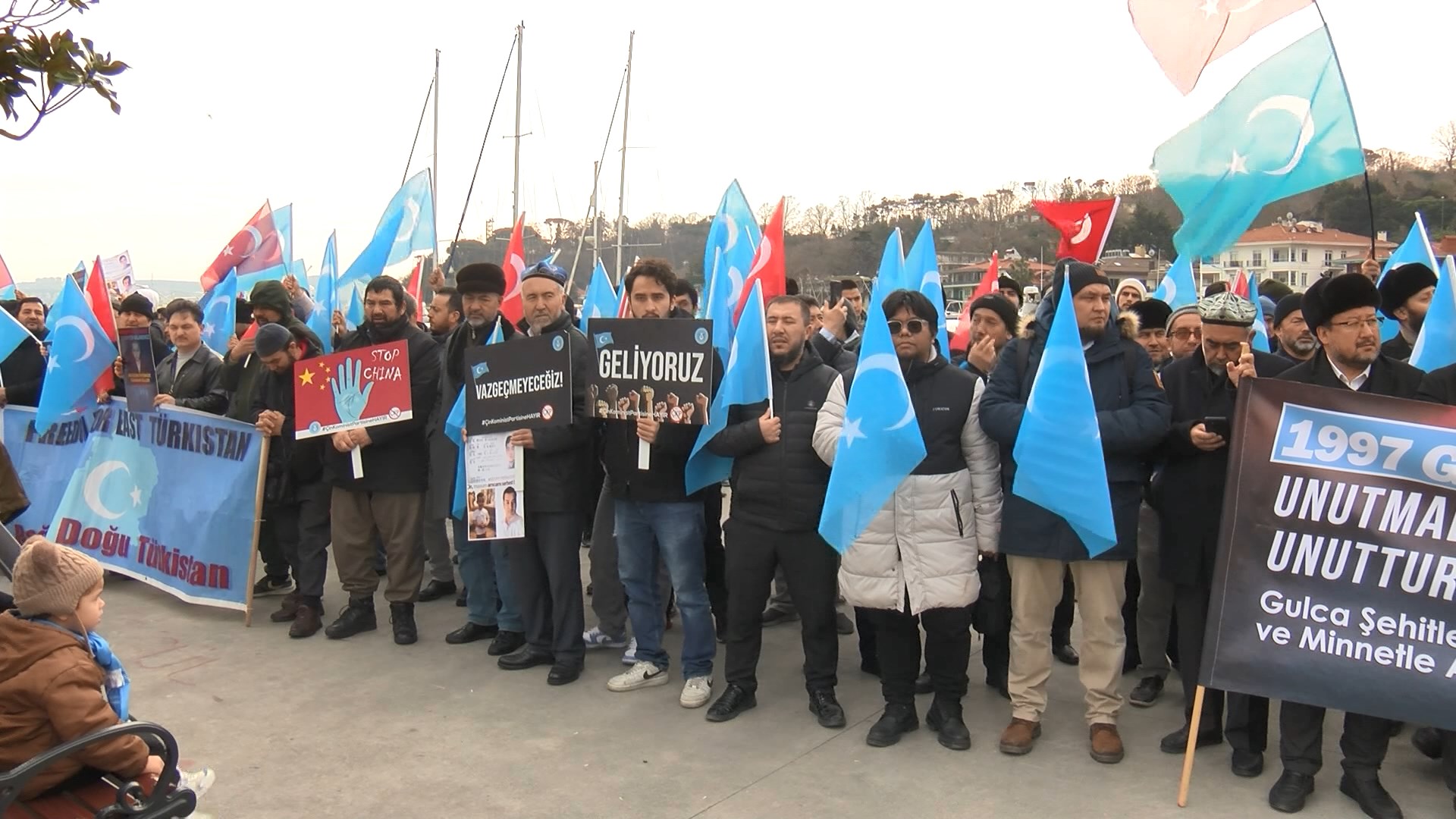 Uygur Türkleri Gulca Katliamı yıl dönümünde Çin'i protesto etti