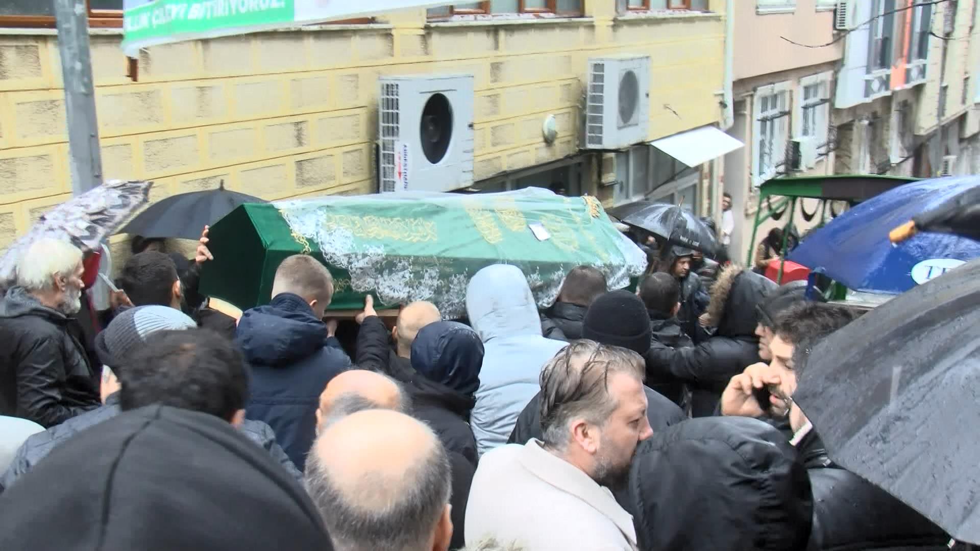  Uzi ile vurulan Nazlı son yolculuğuna uğurlandı