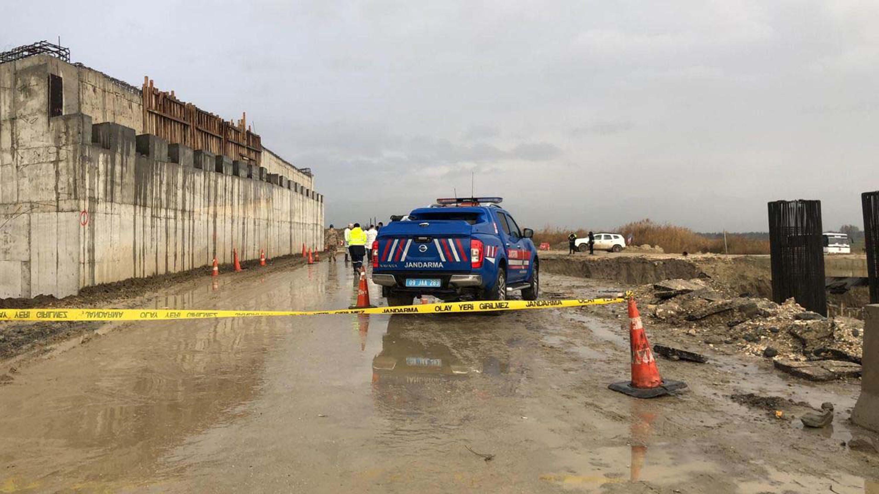 Viyadük temeline uçan otomobilde 3 arkadaşın ölümünde ihmale 2 tutuklama