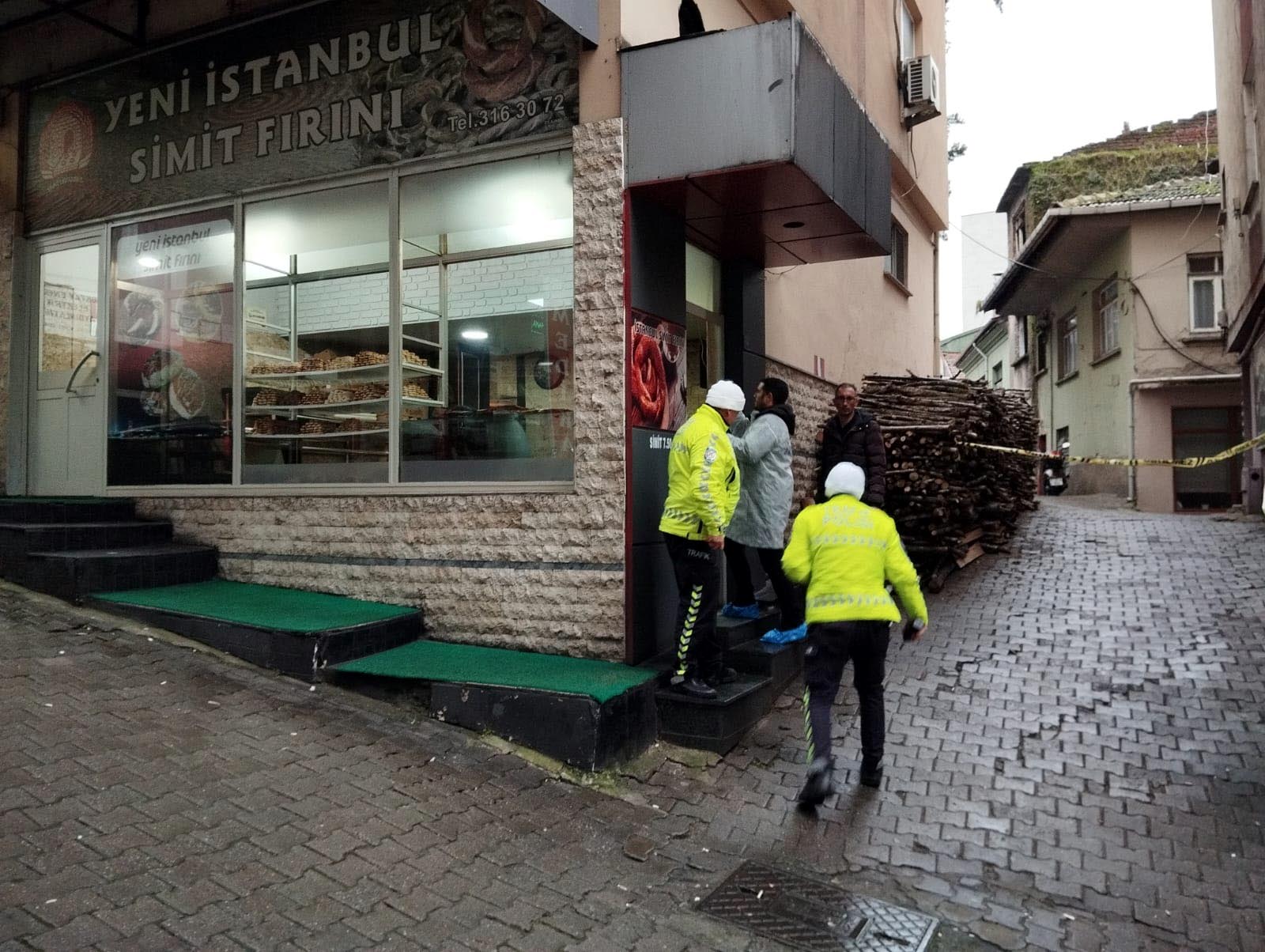 Yeğenini tabancayla vurup, intihar etti